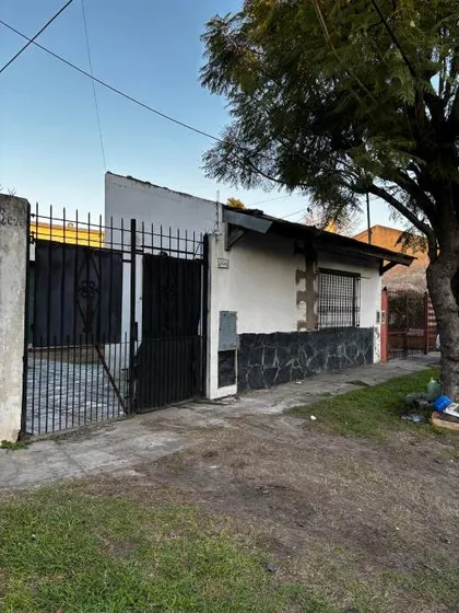 Casa Ph En Alquiler En Moron Sur
