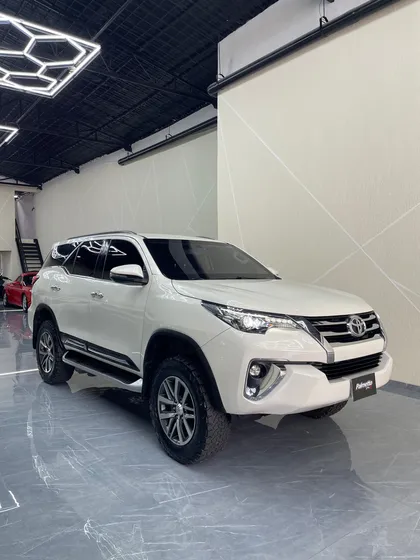 Toyota Fortuner Vxr+