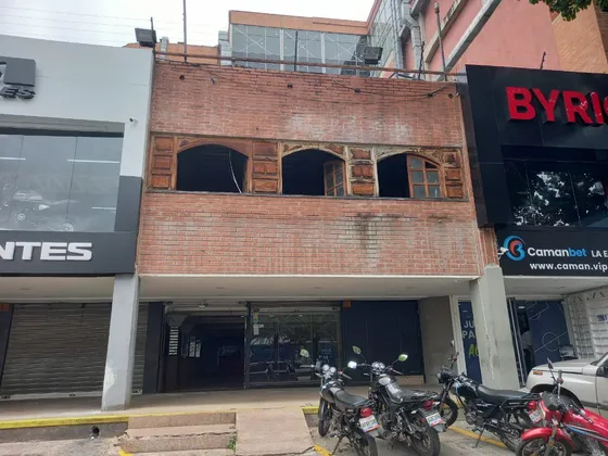 Local Comercial. Av Principal De Las Mercedes