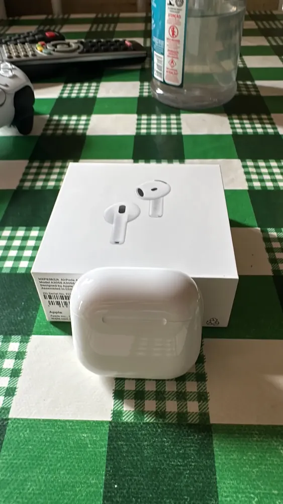 AirPods 4 com Cancelamento Ativo de Ruído - Distribuidor