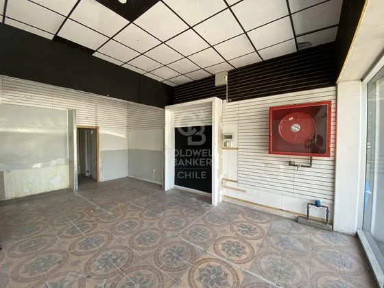 Local En Strip Center De Recoleta