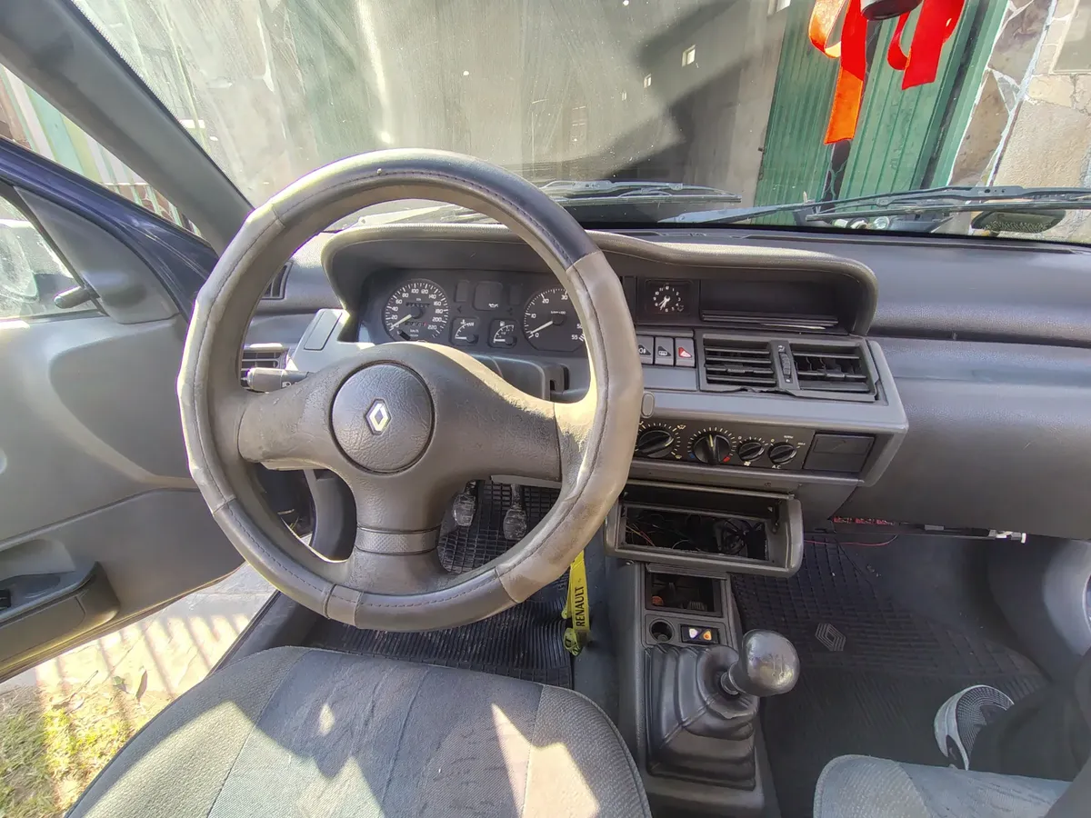 Renault Clio 1.9 R538544153958164489