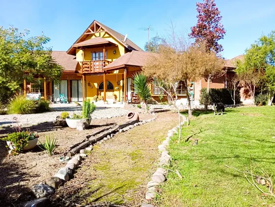 Hermosa Y Amplia Casa Campestre En Condominio Limache
