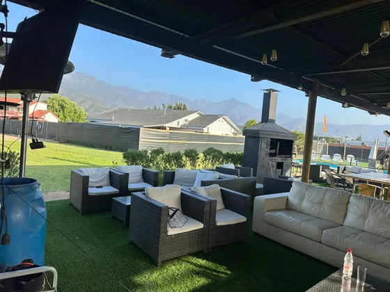 Hermosa Parcela Con Casa Y Canchas De Padel En La Cruz