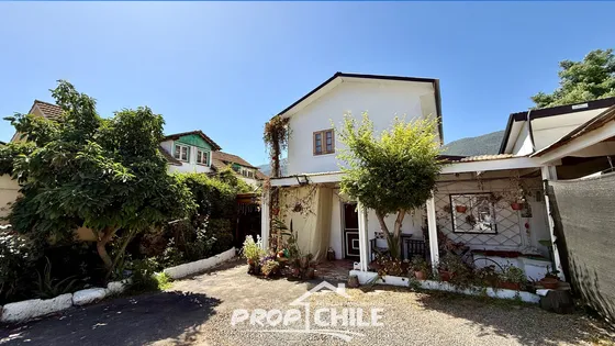 Casa En Venta Con Cabañas, Olmué. (101069)