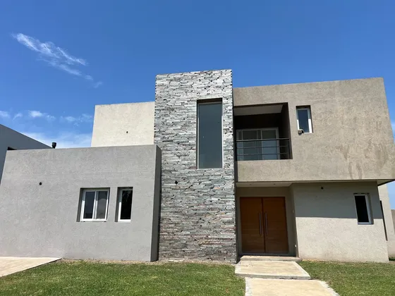 Casa  En Venta En El Cantón, Escobar, G.b.a. Zona Norte