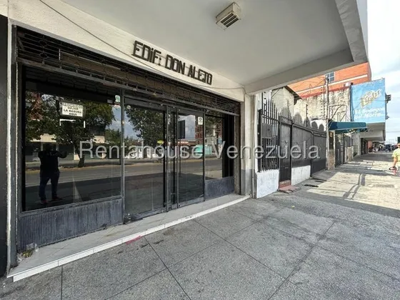 Norgelin Diaz Alquila Local Comercial En Plena Avenida Vargas De Barquismeto Estado Lara Cod.25-18953