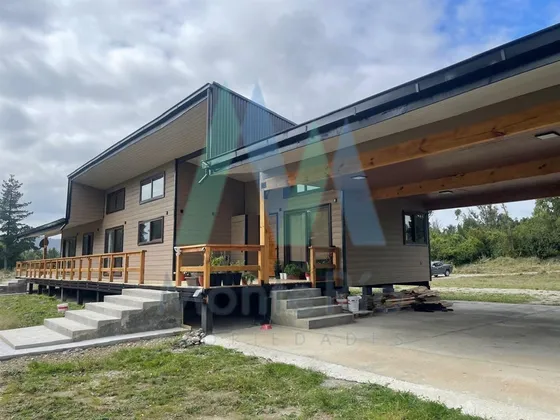 Casa En Venta De 2 Dorm. En Los Lagos
