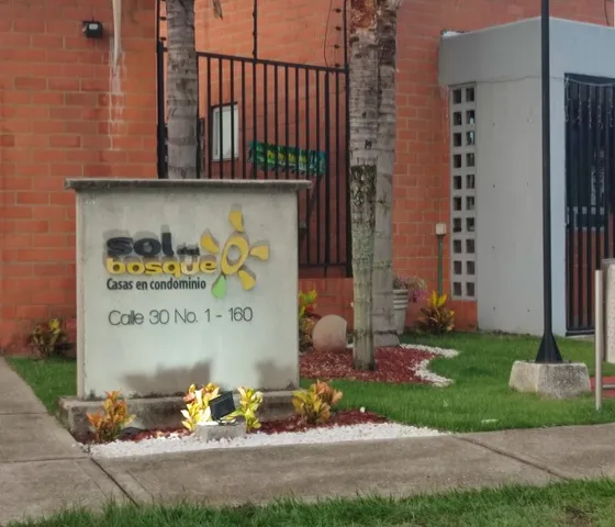 Se Vende Casa De Dos Plantas Como Nueva. 150 M2 Condominio Sol Del Bosque, Cinco Soles Jamundí.