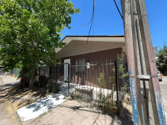 Casa Esquina Con Entrada En Pasaje Cerrado