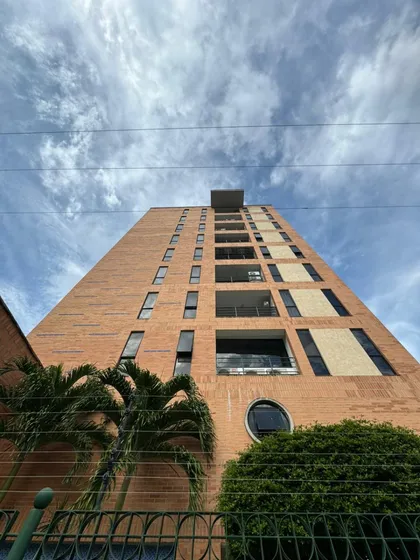 Alquiler De Apartamento Amoblado En Urb. Agua Blanca, Res. Kiffa  