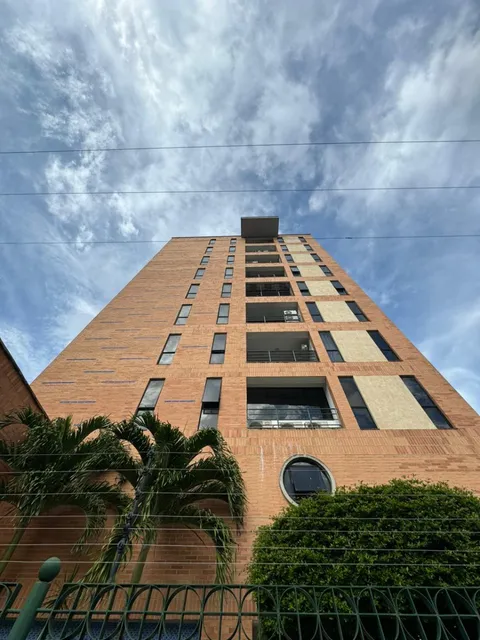 Alquiler De Apartamento Amoblado En Urb. Agua Blanca, Res. Kiffa  