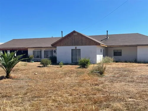 Casa En Venta De 5 Dorm. En Maule