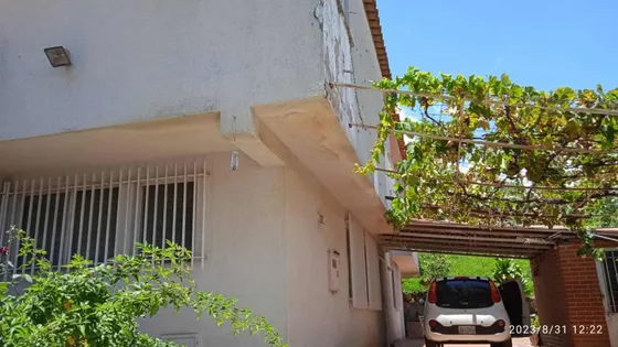 Se Vende Casa De 2 Planta En Alto Prado, Calle Cerrada