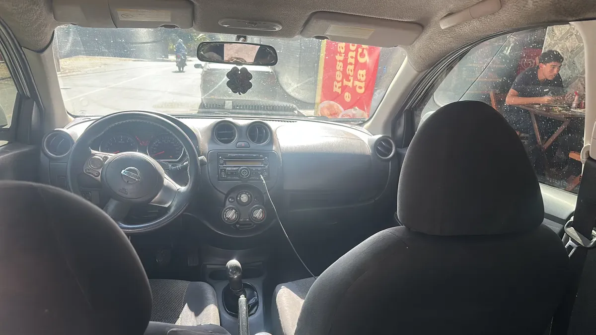 Nissan Versa 2014 1.6 16v Sl Flex 4p — foto 6