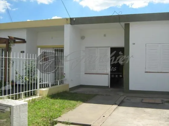 Casa En Venta En Campana Barrio Dálmine Oportunidad Vivenda Consultorio Versátil