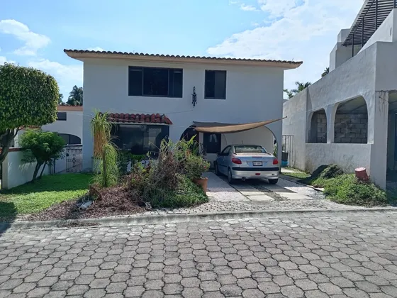 ¡¡linda Casa Ubicadísima, En Privada Con Doble Seguridad!!