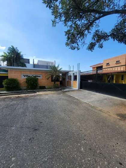 Jp Vende Townhouse En Mañongo Conjunto Villas Cudillero Naguanagua
