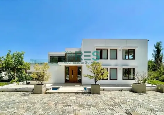 Casa En Venta En La Reina