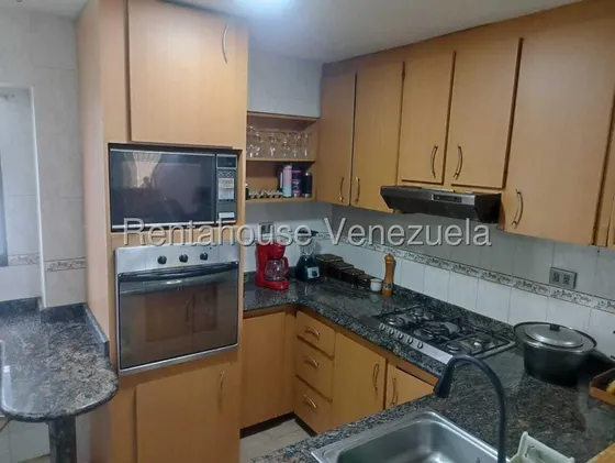 Kc. Apartamento En Venta San Antonio De Los Altos La Ermita  #25-19120