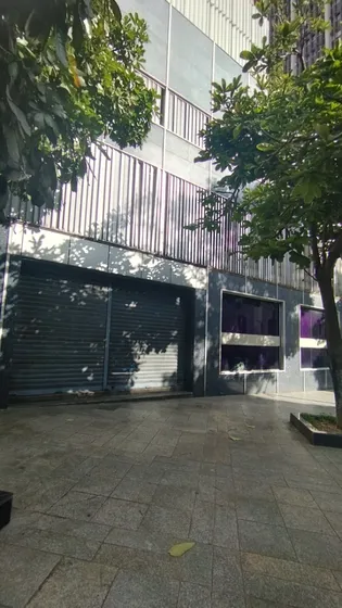 Locales Comerciales/ Venta/ Caracas/ Av Urdaneta