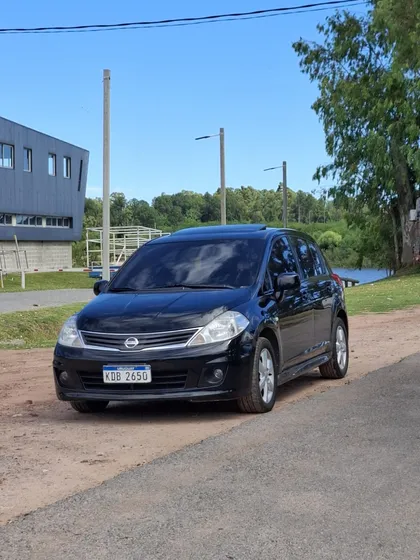 Nissan Tiida 1.8 Advance Sedan Mt
