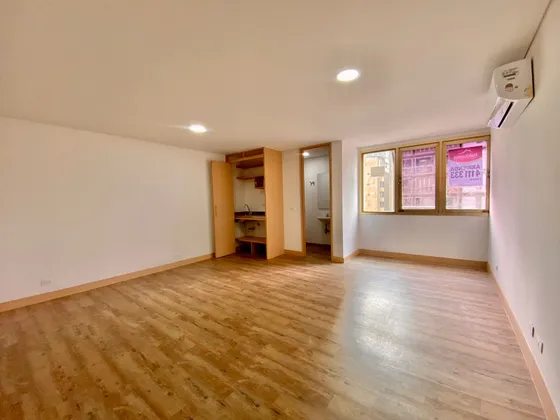 Oficina En Arriendo En Medellín - Centro Cod 64596