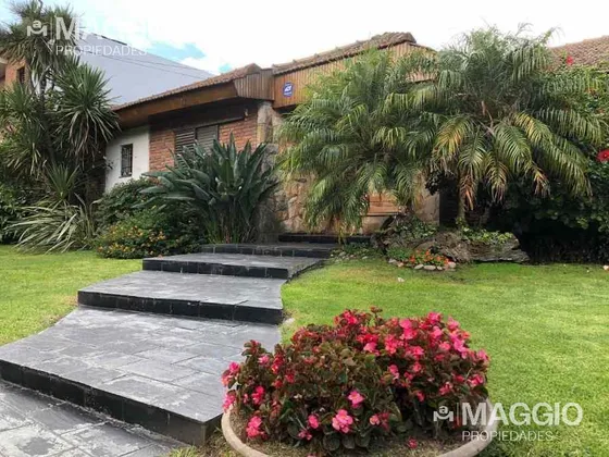 Venta Casa 7 Ambientes Villa Luzuriaga