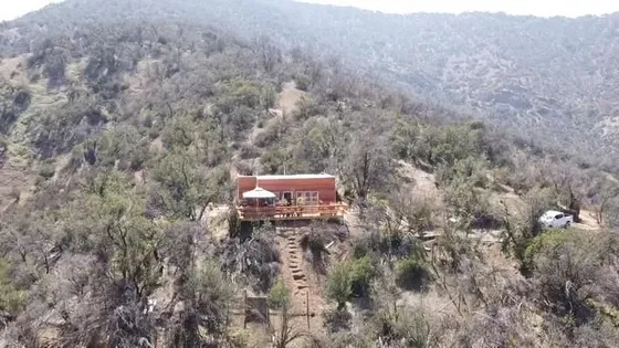 Terreno De 5 Hectáreas Con Moderna Y Práctica Casa...