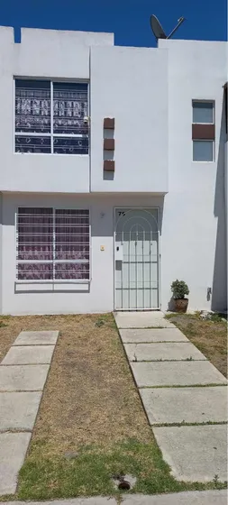 Casa En Los Suburbios De La Ciudad