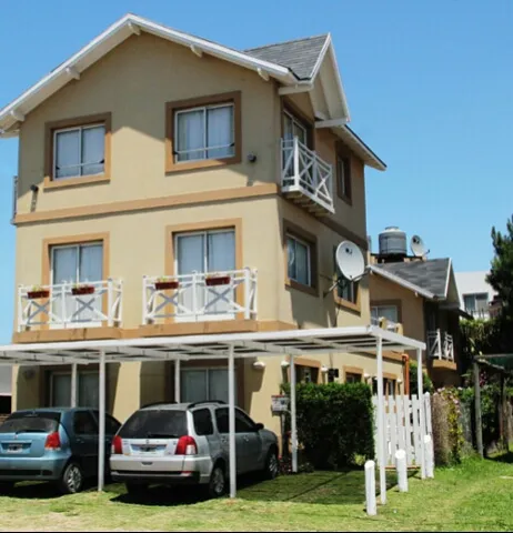 Propiedad En Venta En Pinamar A Metros De La Playa.