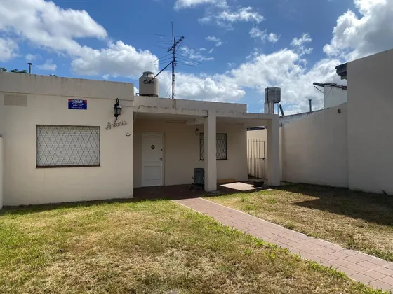 Casa En Esquina Venta Metros De Acceso Oeste Moreno
