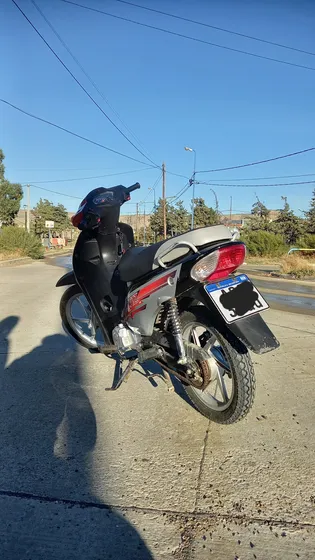 Motomel Blizt