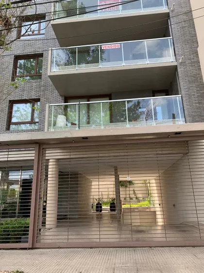 Departamento En Venta En Haedo  De 3 Ambientes  Con Cochera