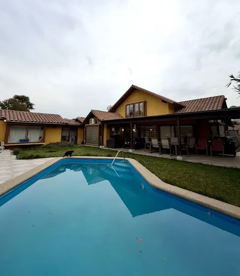 Hermosa Con 600 Mtr2 De Terren.  El Roble/los Olivos, Huechu