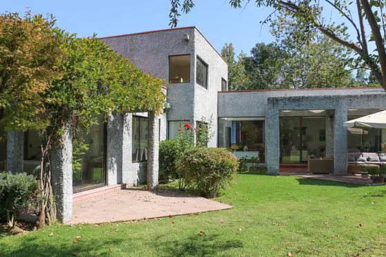 Luminosa, Gran Terreno, Cercana A Colegio Saint George