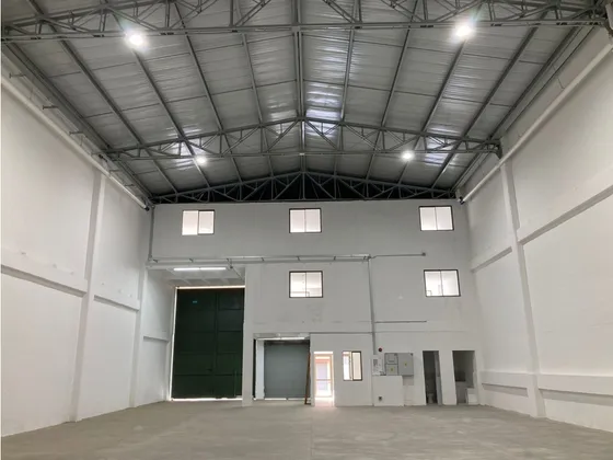 688m2 Bodega Arriendo Parque Industrial 1 Muelle