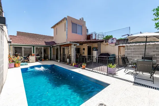Venta Casa 4 Amb, Patio, Pileta Santos Lugares