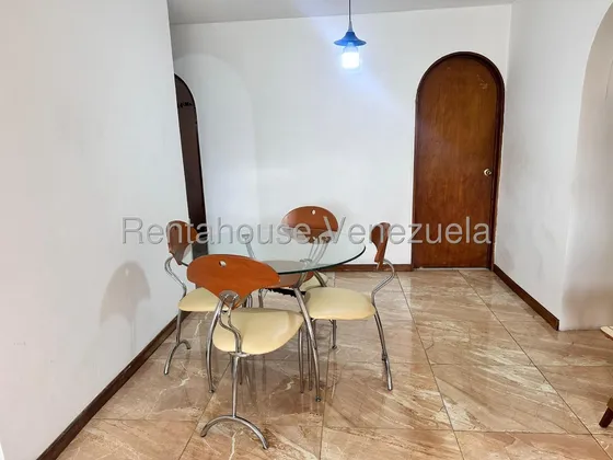 Avda. Panteon - Apto. En Venta Cod. 25-23724  Carlos López 