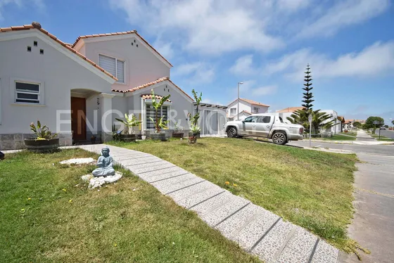 Se Vende Casa En Serena Golf