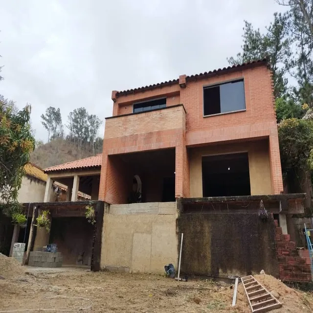 Yosmar Y Fernando Venden Casa En Obra Gris Residencias. Altamira, La Entrada, Naguanagua