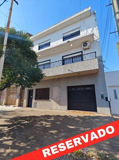 Casa En 3 Plantas 6 Amb Charlone Al 200 En Venta La Tablada