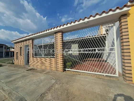 Se Vende Estupenda Casa Urb La Ciudadela, Cagua 25-20124 Hc