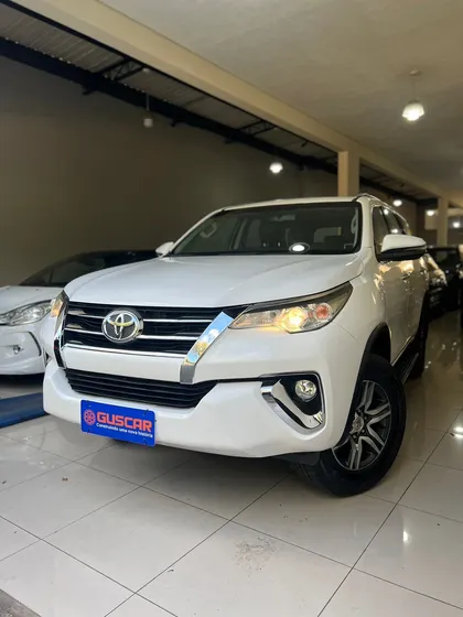 Toyota Hilux Sw4 2.7 Sr 7l 4x2 Flex Aut. 5p