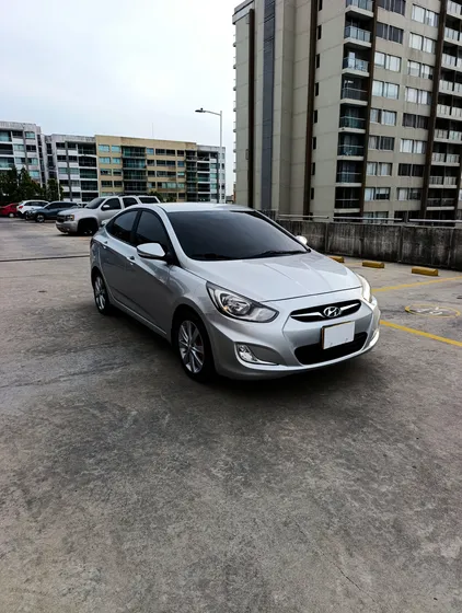 Hyundai Accent 1.6l 5 P