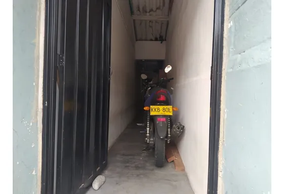 Vendo Casa Lote En Alfonso López-medellín-primer Piso + Aire