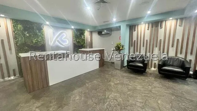 Exclusiva Y Moderna Casa Comercial A Pie De Calle En Alquiler Chuao I