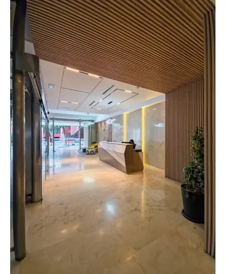 Oficina En Venta 255 M2 Obra Gris - Urb Las Mercedes