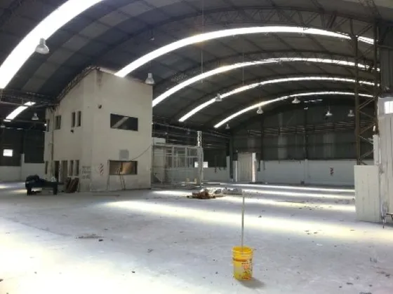 Alquiler Galpón 2100 M2 - Triangulo, Malvinas