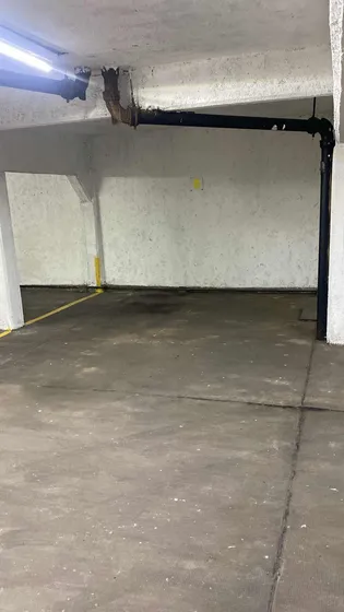 Se Vende Cochera Amplia Cubierta En Villa Luzuriaga